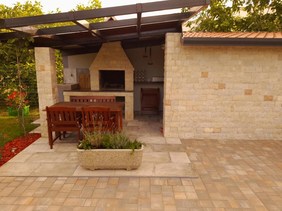 Apartments Ester Victoria Μεντουλίν Εξωτερικό φωτογραφία